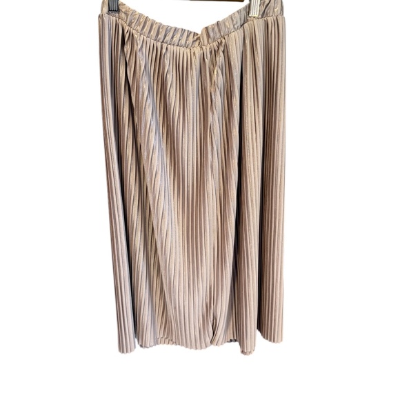 Zara Pleated Midi Skirt | Champagne Pink | Size L - Picture 2 of 2